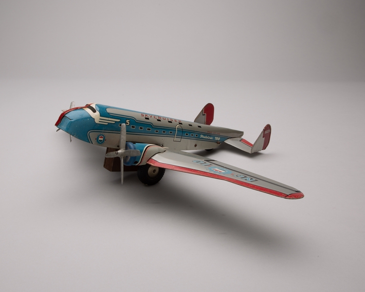 Image: toy airplane: Skycruiser