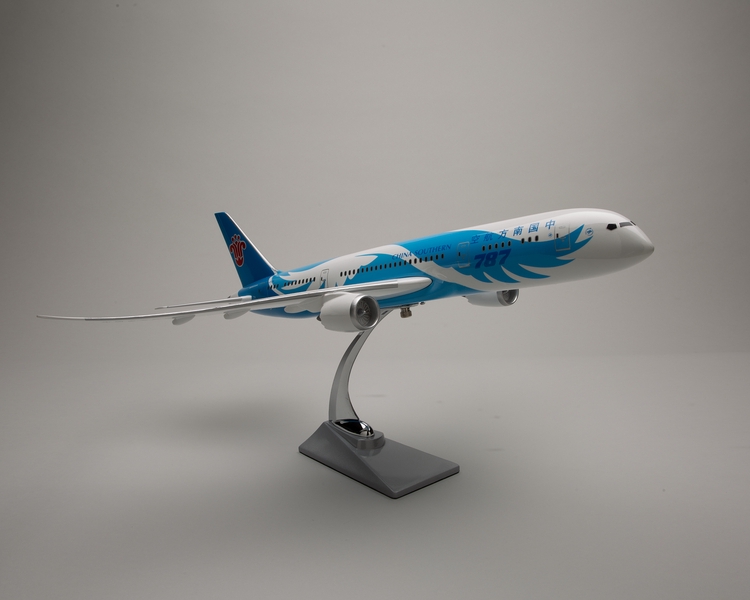 Image: model airplane: China Southern Airlines, Boeing 787 Dreamliner