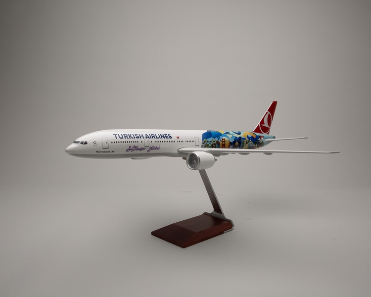 Image: model airplane: Turkish Airlines, Boeing 777-300ER