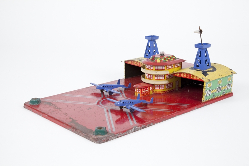 Image: toy: airport set