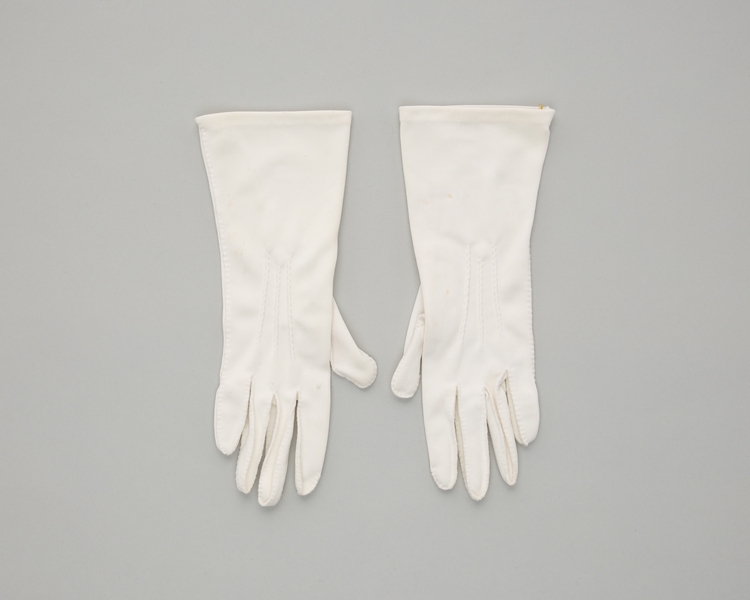 Image: flight attendant gloves: Pan American World Airways
