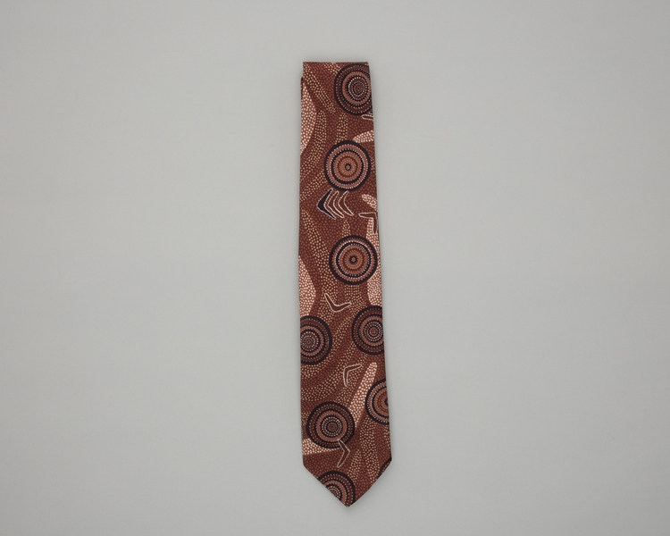 Image: flight attendant necktie (male): Qantas Airways