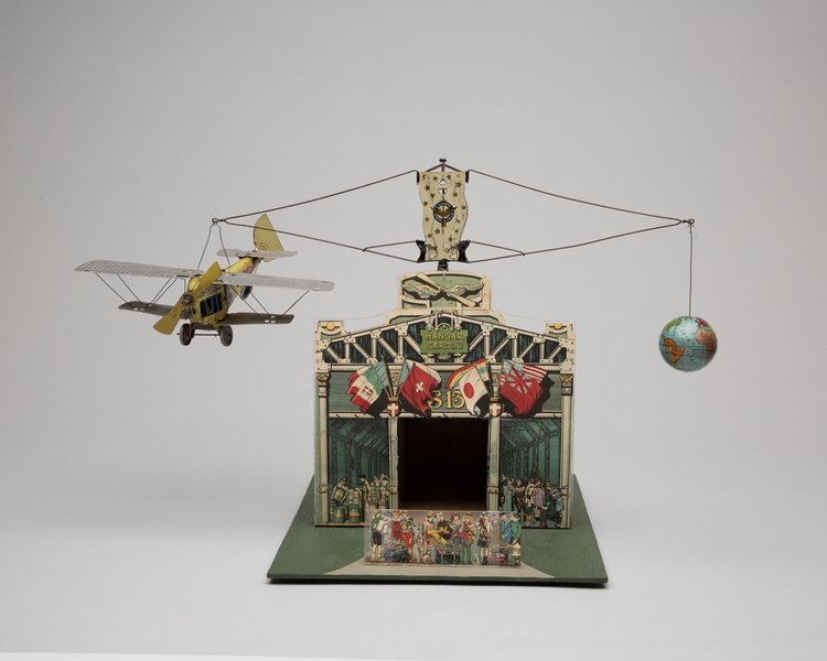 Image: toy set: hangar and airplane