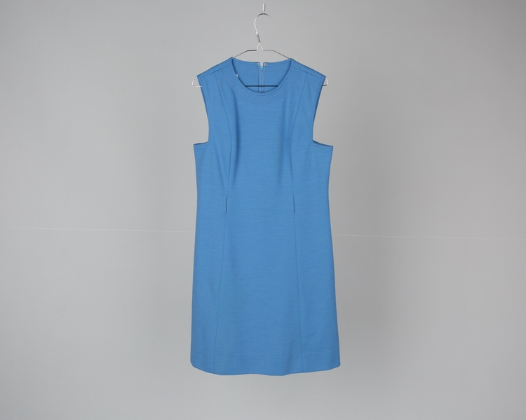 Image: flight attendant dress: Pan American World Airways