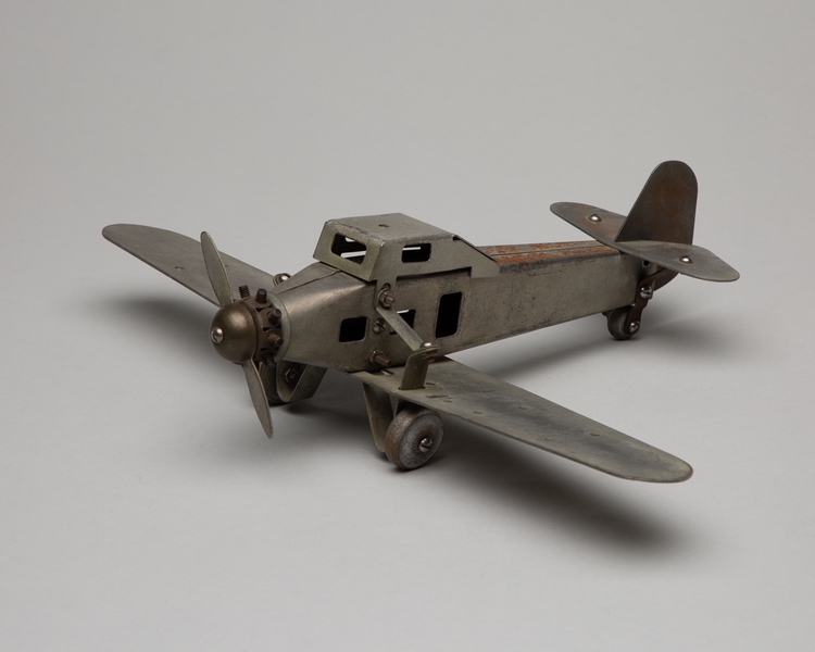Image: toy airplane: single engine aircraft