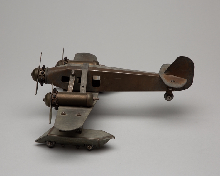 Image: toy airplane: seaplane