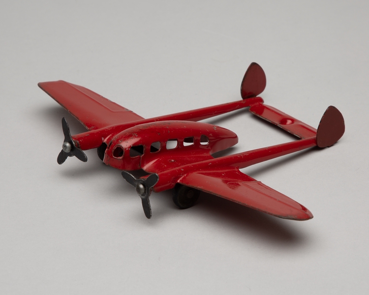 Image: toy airplane: Crusader Flying Wing, two engine