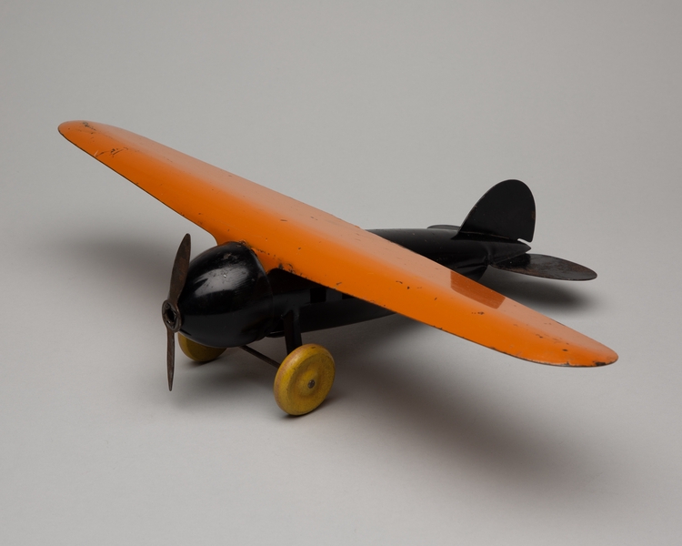 Image: toy airplane: single engine monoplane