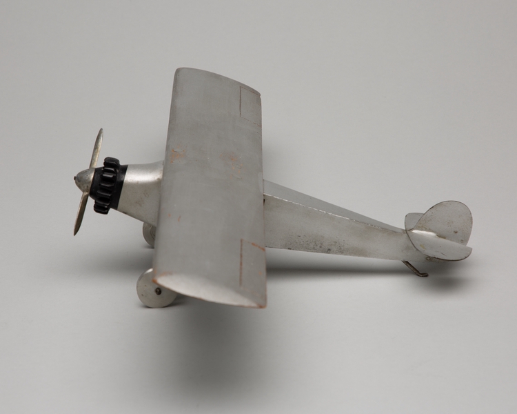 Image: model airplane: Ryan NYP Spirit of St. Louis