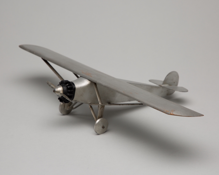Image: model airplane: Ryan NYP Spirit of St. Louis