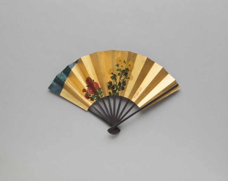 Image: folding fan: Japan Air Lines