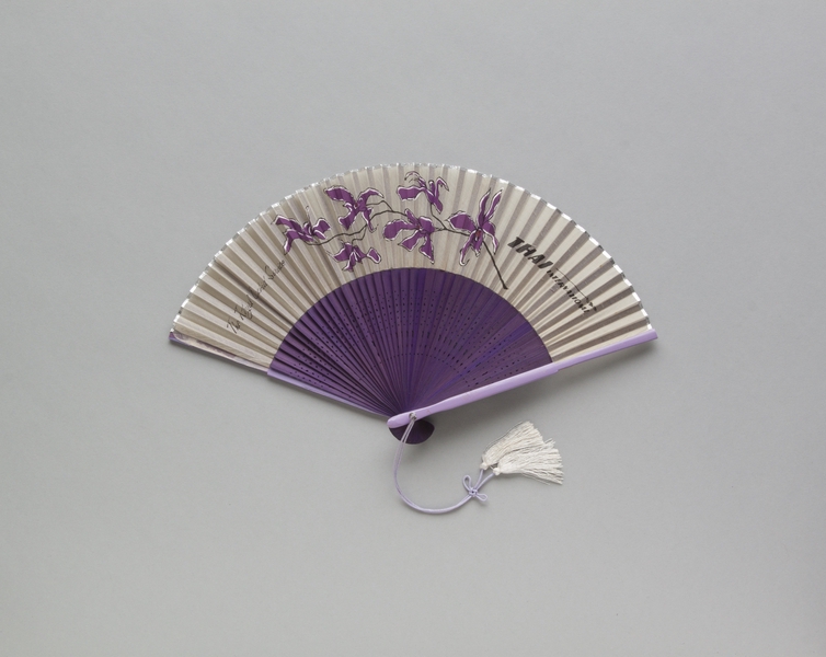 Image: folding fan: Thai Airways International