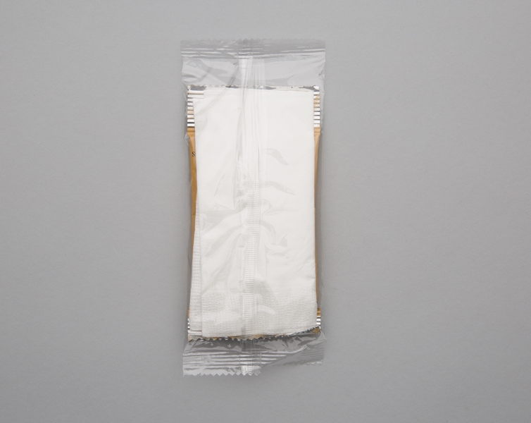 Image: snack packaging: Singapore Airlines