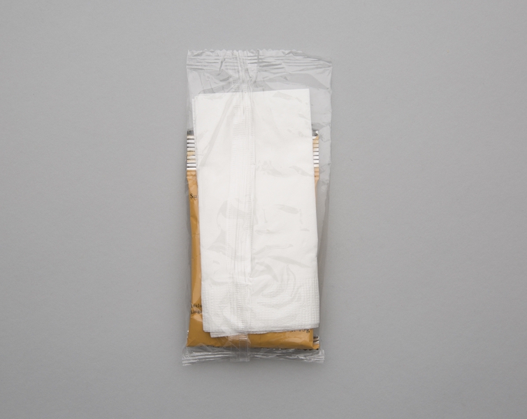 Image: snack packaging: Singapore Airlines