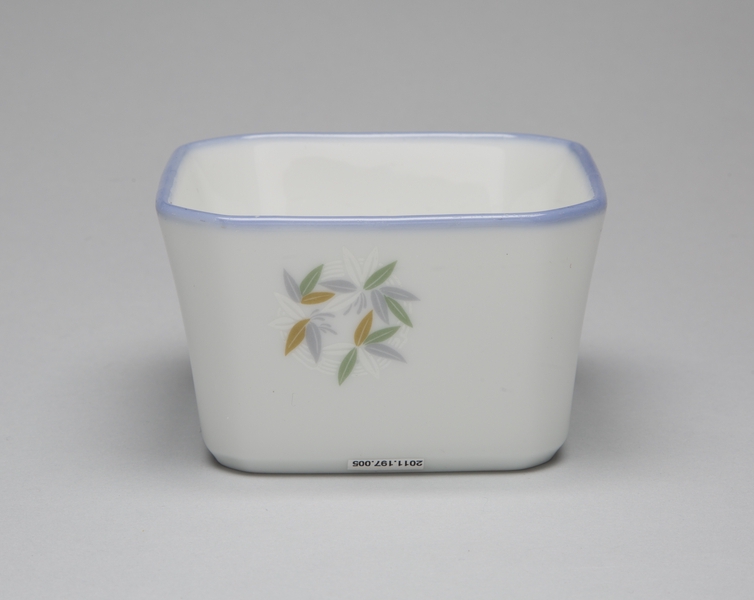 Image: condiment dish: United Airlines