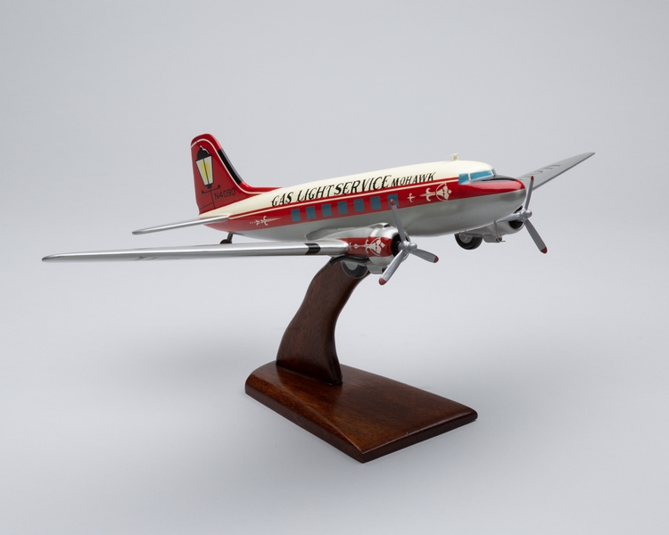 Image: model airplane: Mohawk Airlines Gas Light Service, Douglas DC-3