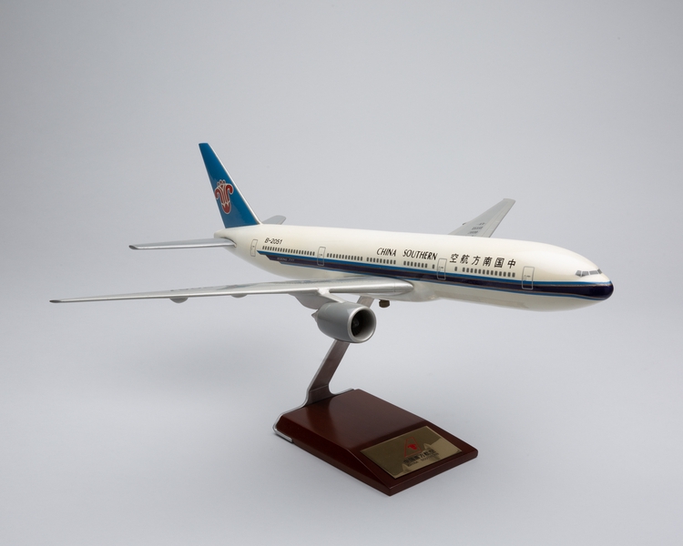 Image: model airplane: China Southern Airlines, Boeing 777-200