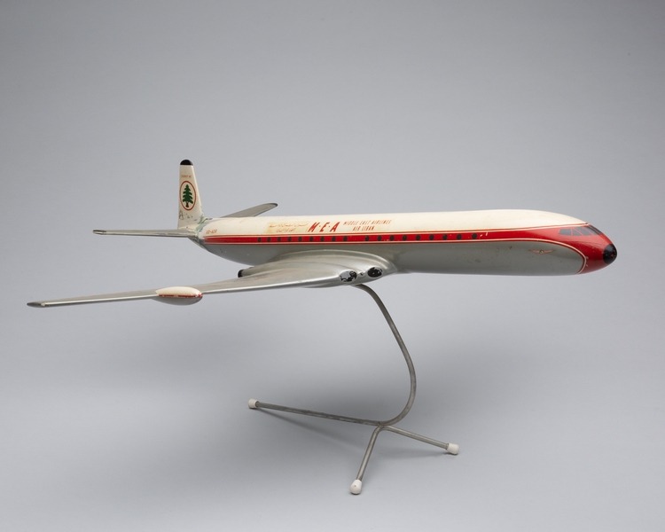 Image: model airplane: Middle East Airlines (MEA), de Havilland DH-106 Comet 4C