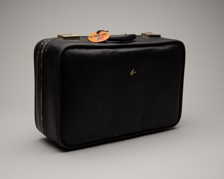 Image: flight officer suitcase: United Airlines