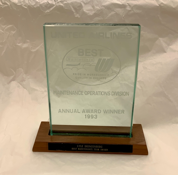 Image: employee award: United Airlines