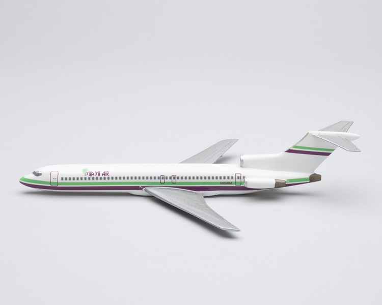 Image: model airplane: Miami Air International, Boeing 727