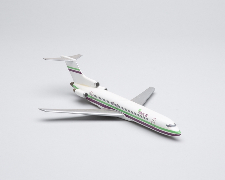 Image: model airplane: Miami Air International, Boeing 727