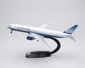 Image: model airplane: United Airlines, Boeing 777-200