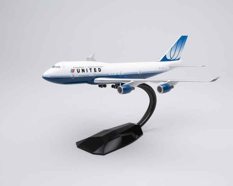 Image: model airplane: United Airlines, Boeing 747-400