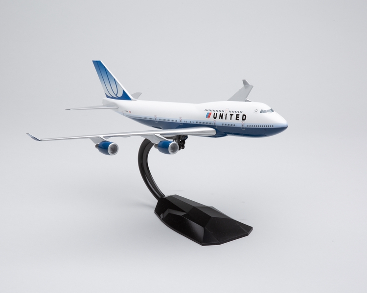 Image: model airplane: United Airlines, Boeing 747-400