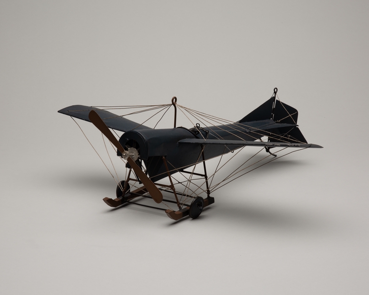 Image: model airplane: high-wing monoplane