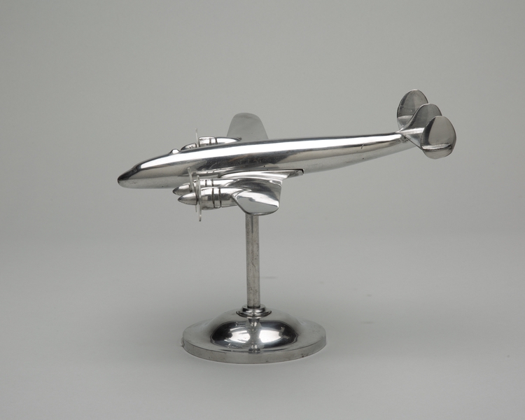 Image: model airplane: Lockheed 049 Constellation