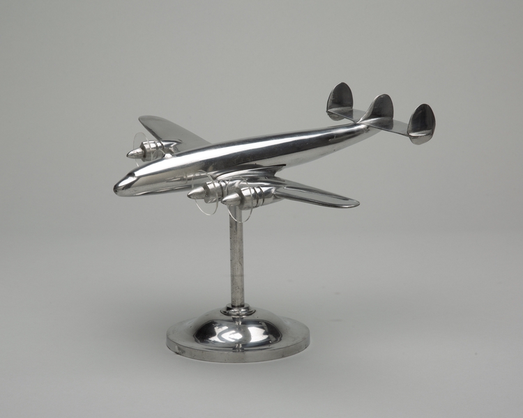 Image: model airplane: Lockheed 049 Constellation