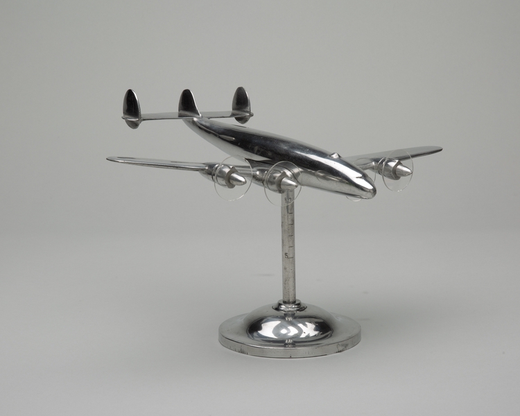 Image: model airplane: Lockheed 049 Constellation