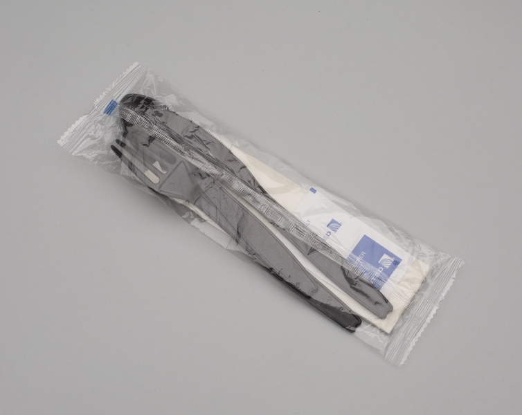 Image: utensil set: United Airlines