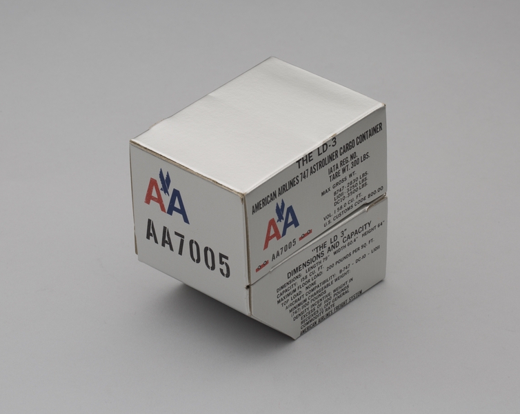 Image: matchbox case: American Airlines
