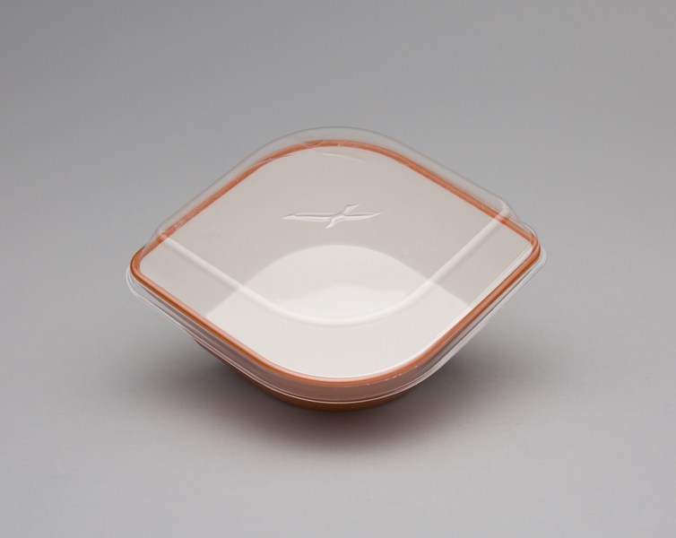 Image: side dish with lid: SilkAir