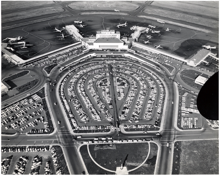 Image: photograph: San Francisco International Airport (SFO), aerial