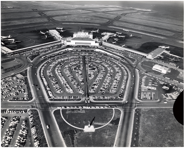 Image: photograph: San Francisco International Airport (SFO), aerial