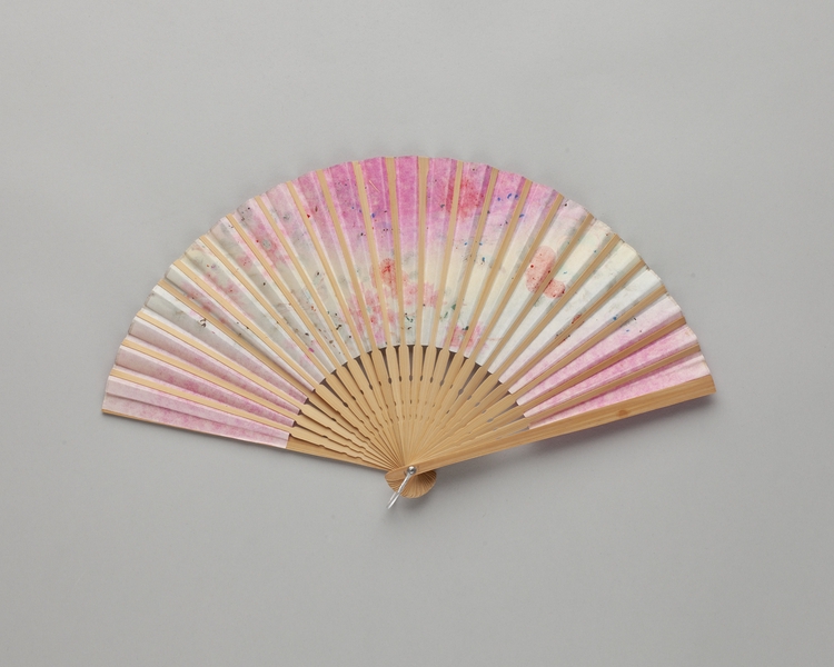 Image: folding fan: Lufthansa