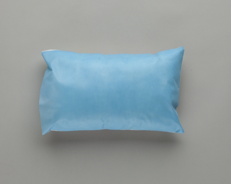 Image: pillow and pillowcase: EVA Air, Hello Kitty