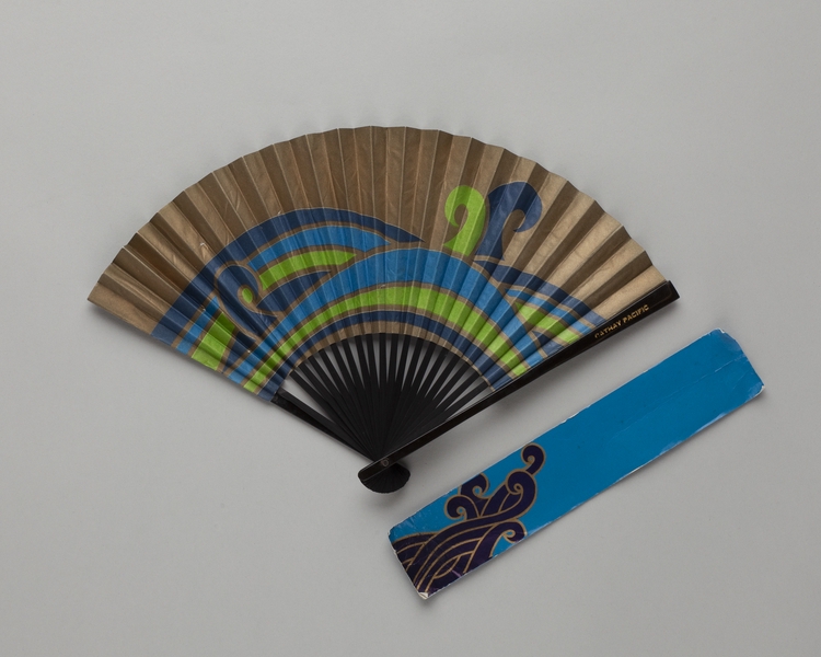 Image: folding fan: Cathay Pacific Airways