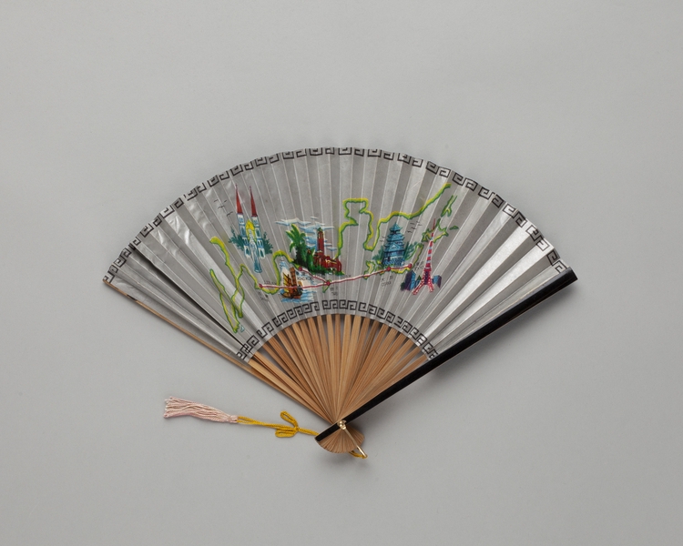 Image: folding fan: China Airlines