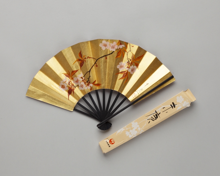 Image: folding fan: Japan Air Lines