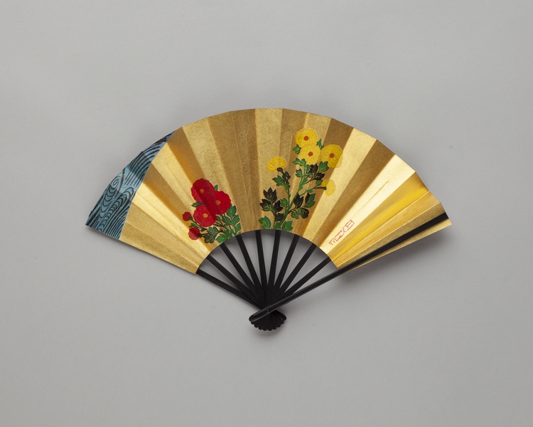 Image: folding fan: Japan Air Lines