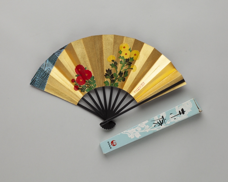 Image: folding fan: Japan Air Lines