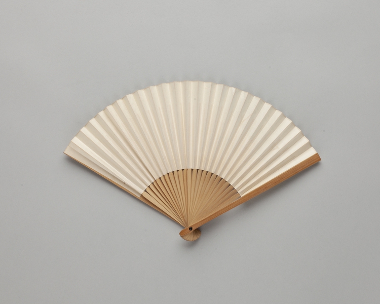 Image: folding fan: Lufthansa