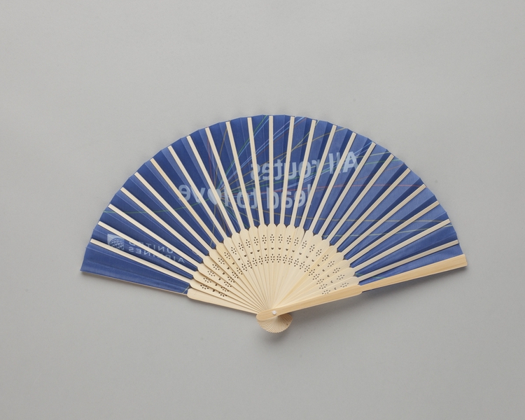 Image: folding fan: United Airlines