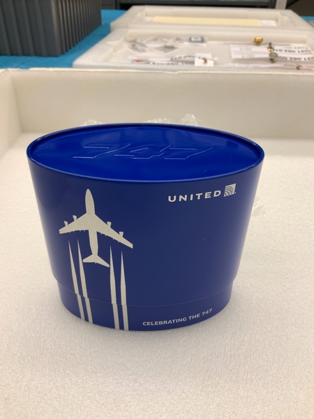 Image: amenity kit: United Airlines, Polaris Business class, Boeing 747