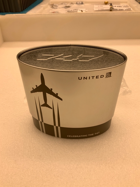 Image: amenity kit: United Airlines, Polaris First class, Boeing 747