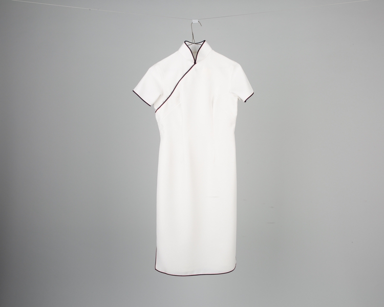 Image: flight attendant dress: China Airlines, purser